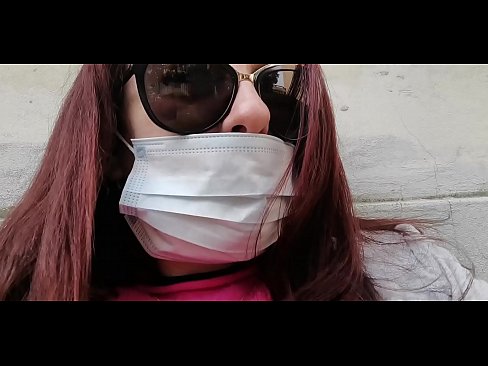 ❤️ Η Νικολέτα εκδικείται τον γείτονά της και κατουράει στο γκαράζ του (Ειδικό Covid19 Ιταλική καραντίνα) ❤❌ Ανώμαλο πορνό