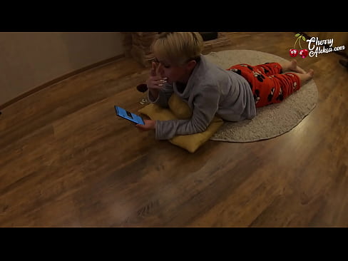 ❤️ Τρελή ξανθιά ρουφάει τεράστιο πουλί και χοροπηδάει πάνω του - πρωκτικό σεξ ❤❌ Ανώμαλο πορνό