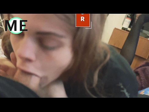 ❤️ Πούτσος στο λαιμό της, σκισμένο καλσόν και σκισμένα τακούνια ❤❌ Ανώμαλο πορνό